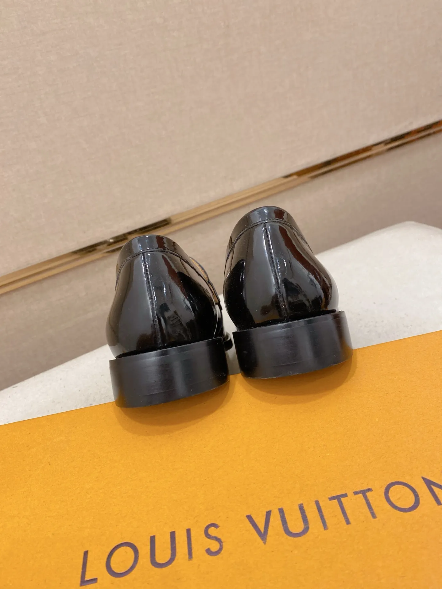 Men's men's shoes 💰 520💰⚡️New models on the market⚡️ Louis Vuitton (Louis Vuitton/LV) casual, business formal wear! Made with pure Italian craftsmanship, the upper is made of first-layer cowhide, which is full of texture! The lining is cowhide and the original rubber leather shoe outsole. The style is atmospheric and comfortable! Positive code 38-44